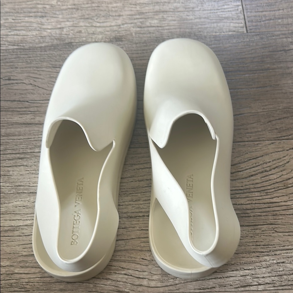 Bottega Veneta Clogs - Picture 11 of 17